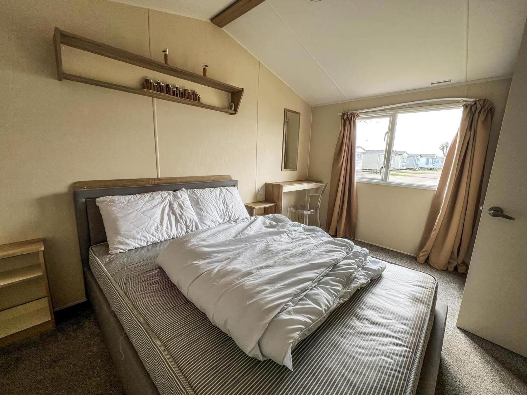 Modern 6 Berth Caravan With Wifi At St Osyth Beach In Essex Ref 28051Fv Clacton-on-Sea Exteriér fotografie