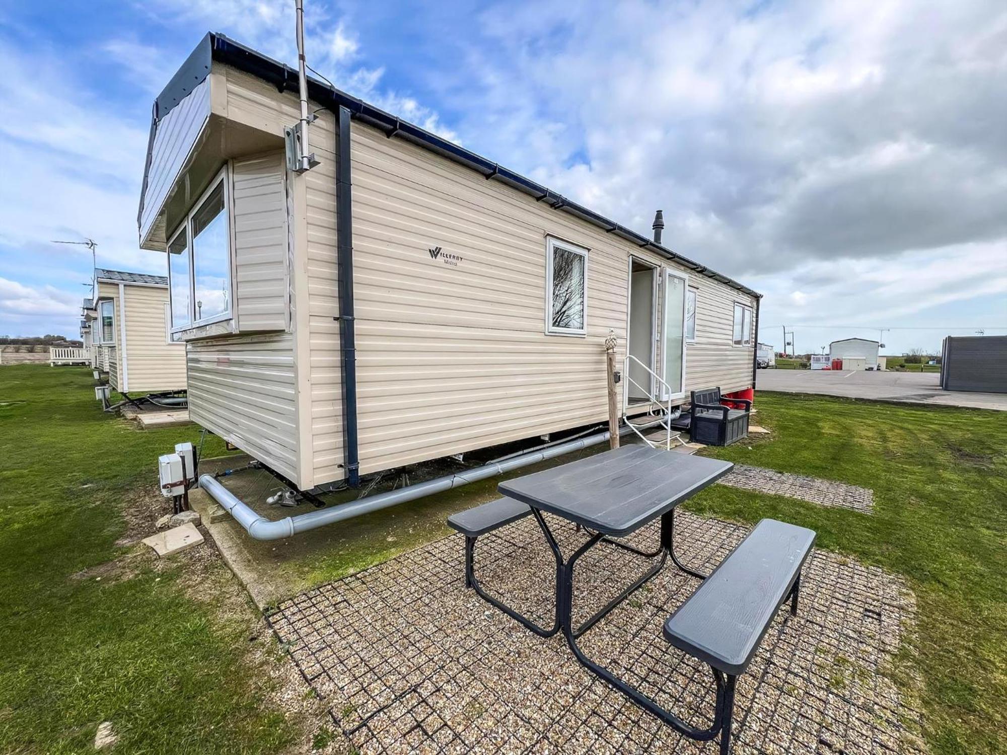 Modern 6 Berth Caravan With Wifi At St Osyth Beach In Essex Ref 28051Fv Clacton-on-Sea Exteriér fotografie